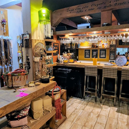 Ras Bar Café
